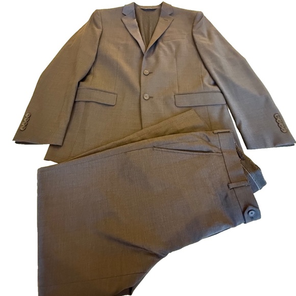 Jos. A. Bank Travel Tech Wool Blend Men's Suit; Dark Grey Slim Fit 39 Reg/32 Reg - Picture 1 of 15